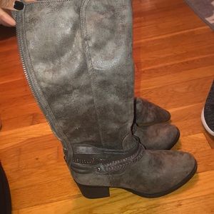 Women’s tall boots